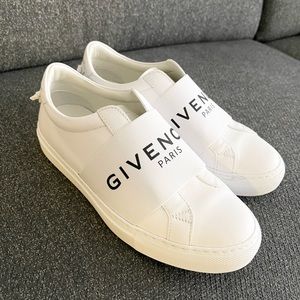 Givenchy Womens Leather sneakers